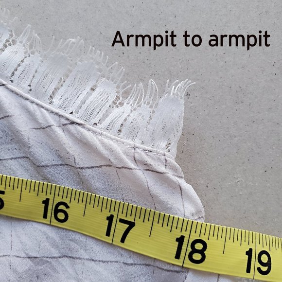 BEBE Silk Camisole Drapey Trapeze Style Embroidered Trim Blouse Ivory Size S/P - Picture 13 of 13